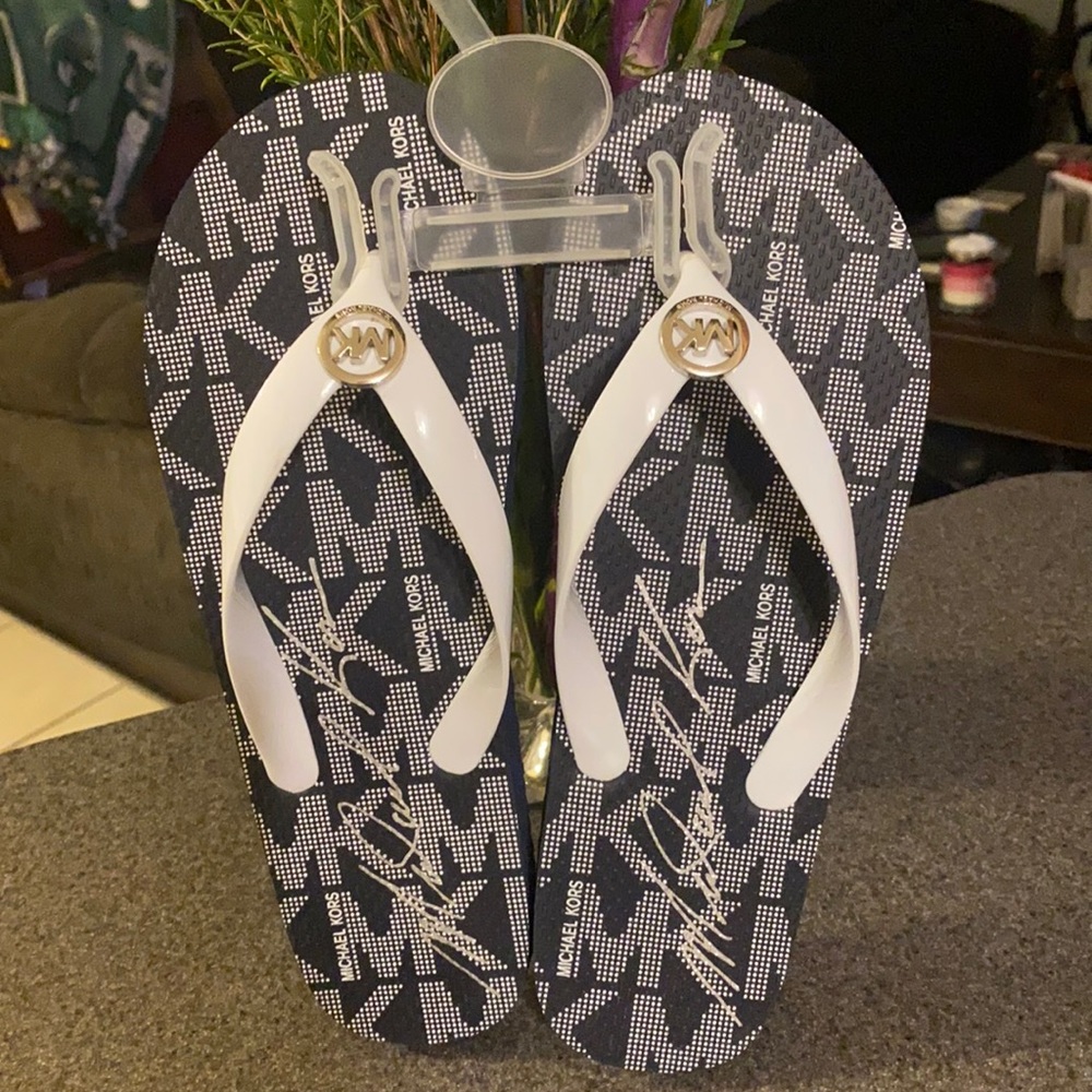 Michael Kors navy blue/wht flops